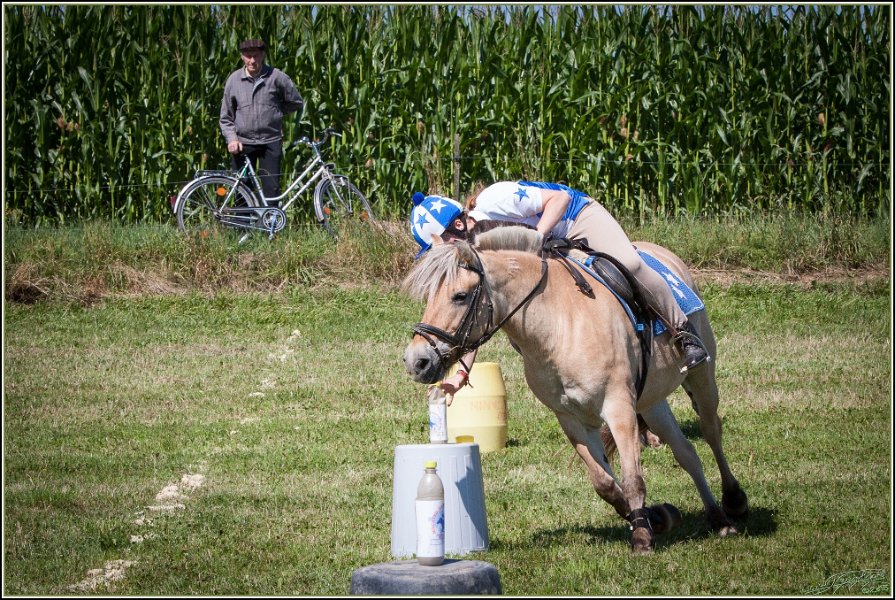 Mounted Games 074